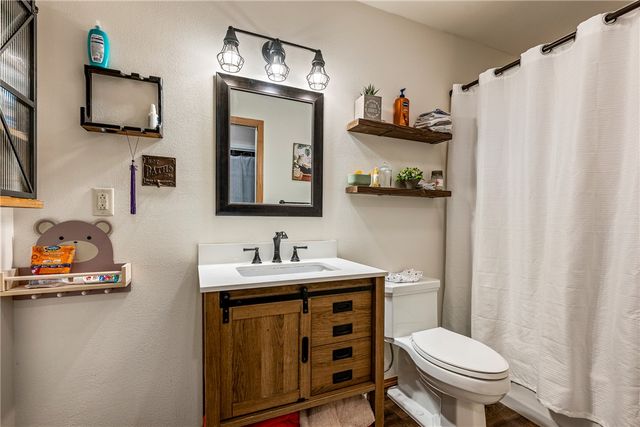 8 Harling Lane, Bella Vista, AR 72715