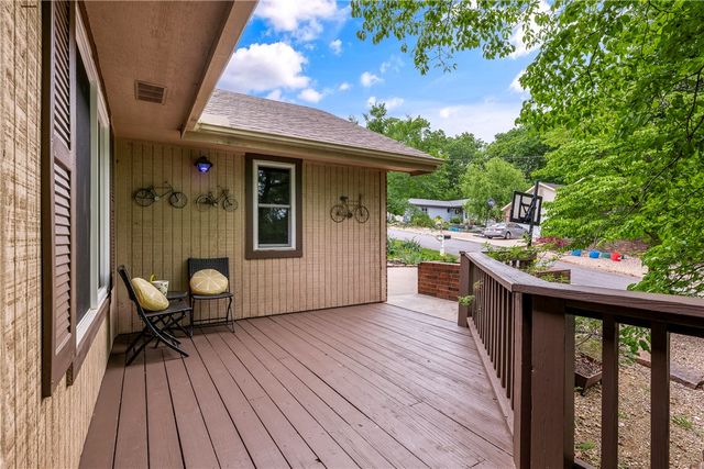 8 Harling Lane, Bella Vista, AR 72715