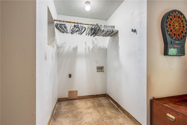 8 Harling Lane, Bella Vista, AR 72715