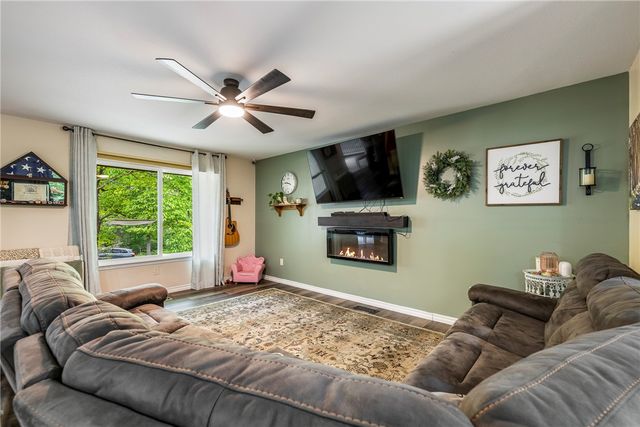 8 Harling Lane, Bella Vista, AR 72715