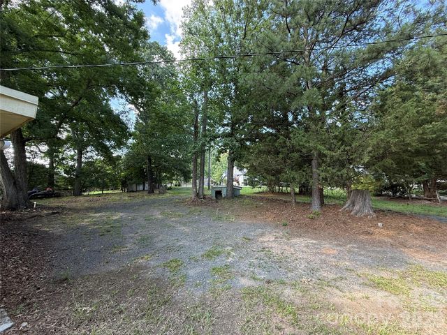 16411 Crosshaven Drive, Charlotte, NC 28278