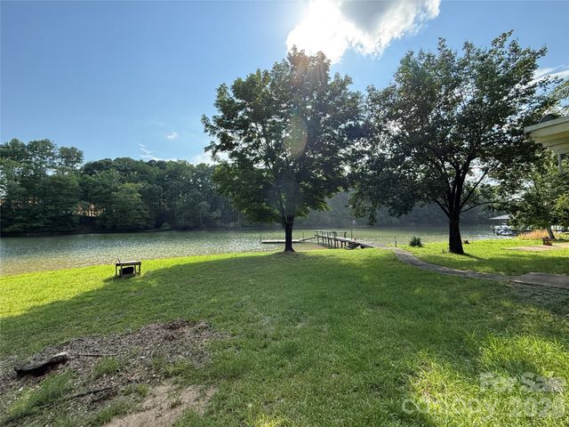 16411 Crosshaven Drive, Charlotte, NC 28278