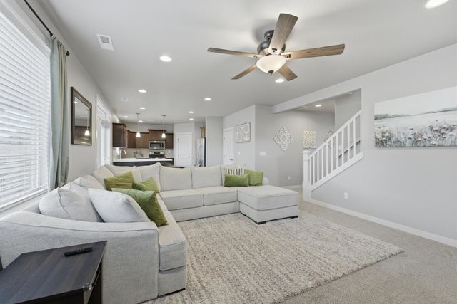 1724 S DONWOOD St, Greenacres, WA 99016