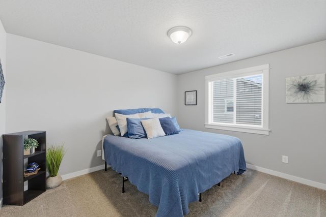 1724 S DONWOOD St, Greenacres, WA 99016