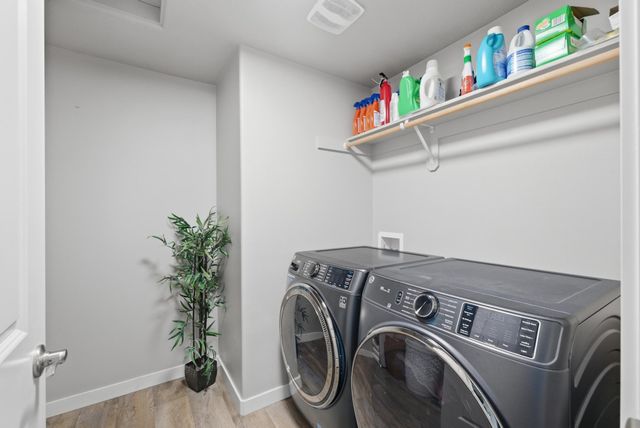 1724 S DONWOOD St, Greenacres, WA 99016