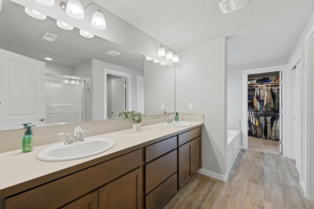 1724 S DONWOOD St, Greenacres, WA 99016