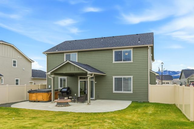 1724 S DONWOOD St, Greenacres, WA 99016