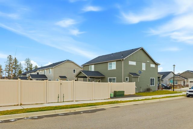 1724 S DONWOOD St, Greenacres, WA 99016