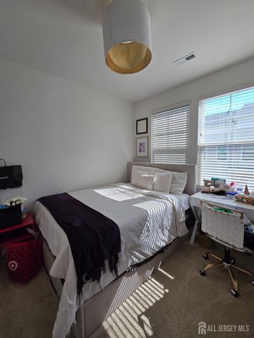 10 Bond Street, North Brunswick, NJ 08902