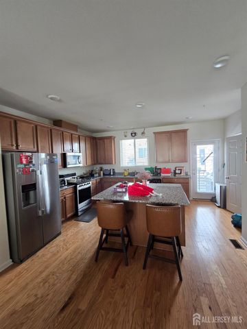 10 Bond Street, North Brunswick, NJ 08902