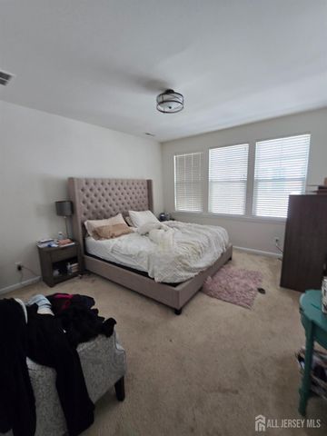 10 Bond Street, North Brunswick, NJ 08902