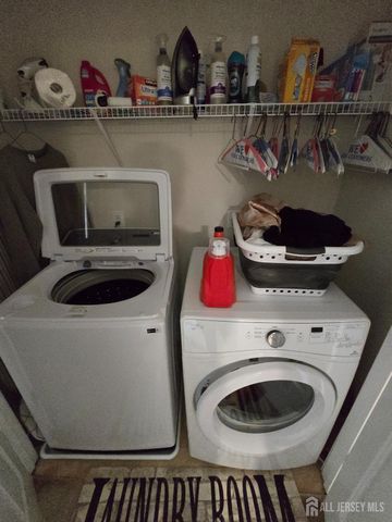 10 Bond Street, North Brunswick, NJ 08902