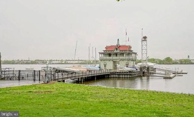 901 MAIN ST, Riverton, NJ 08077