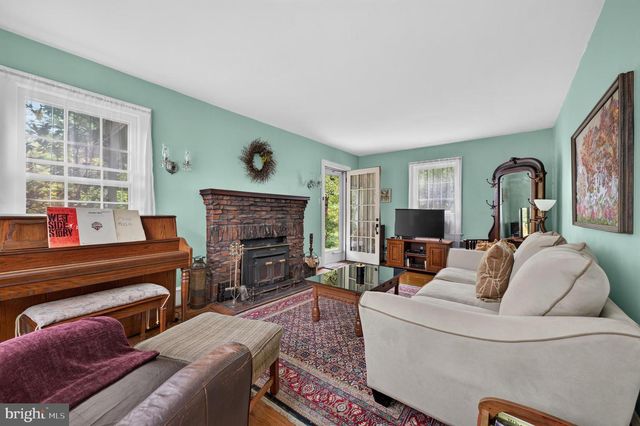 901 MAIN ST, Riverton, NJ 08077