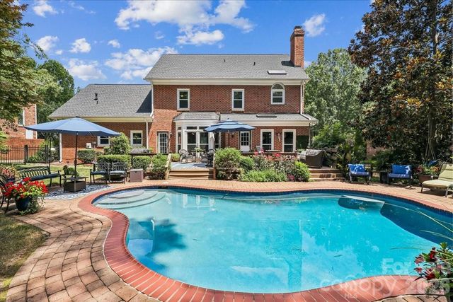 10516 Hollybrook Drive, Charlotte, NC 28277