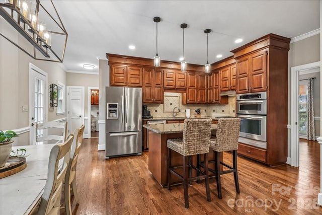 10516 Hollybrook Drive, Charlotte, NC 28277