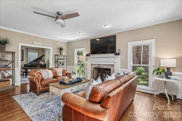 10516 Hollybrook Drive, Charlotte, NC 28277