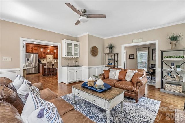 10516 Hollybrook Drive, Charlotte, NC 28277