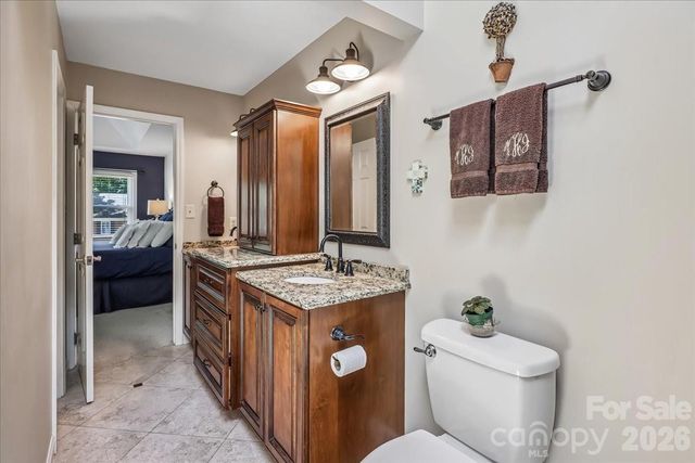 10516 Hollybrook Drive, Charlotte, NC 28277