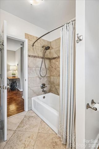 10516 Hollybrook Drive, Charlotte, NC 28277