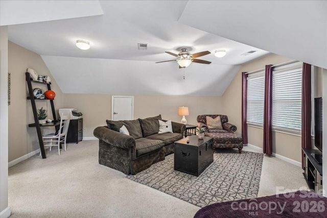 10516 Hollybrook Drive, Charlotte, NC 28277