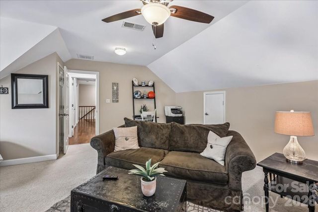 10516 Hollybrook Drive, Charlotte, NC 28277