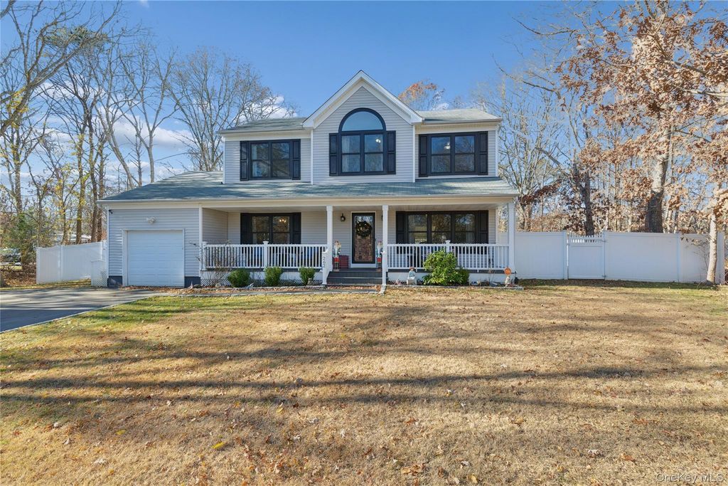 262 Walker Avenue, East Patchogue, NY 11772