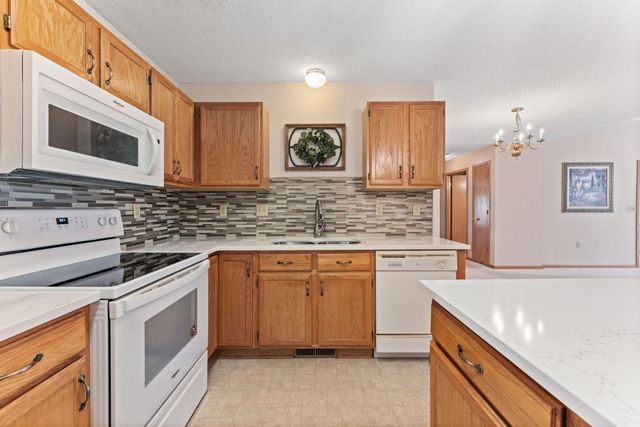 8725 Baxter Way 43, Inver Grove Heights, MN 55076