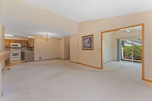 8725 Baxter Way 43, Inver Grove Heights, MN 55076