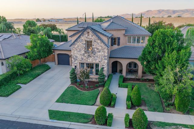 3141 Serena Avenue, Clovis, CA 93619