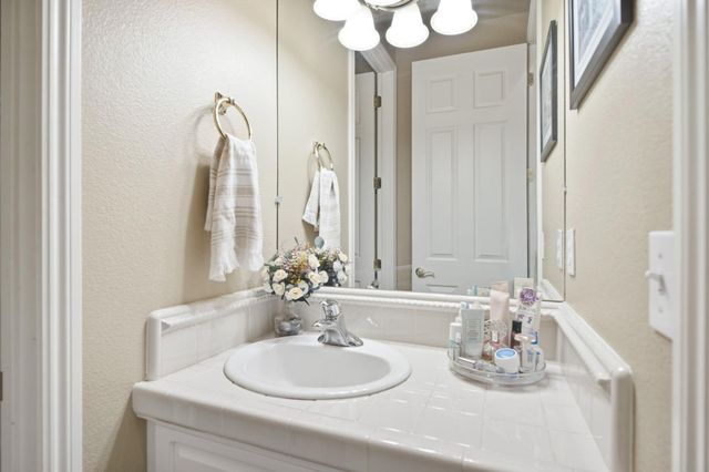 3141 Serena Avenue, Clovis, CA 93619