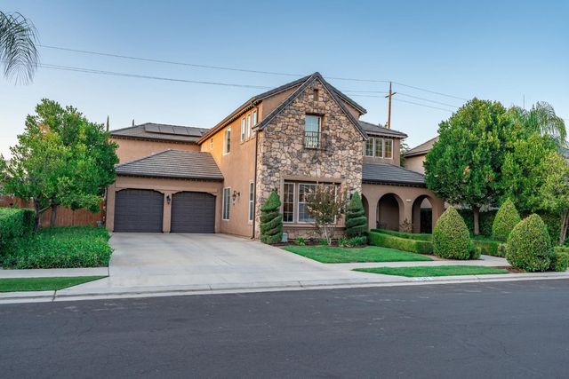 3141 Serena Avenue, Clovis, CA 93619