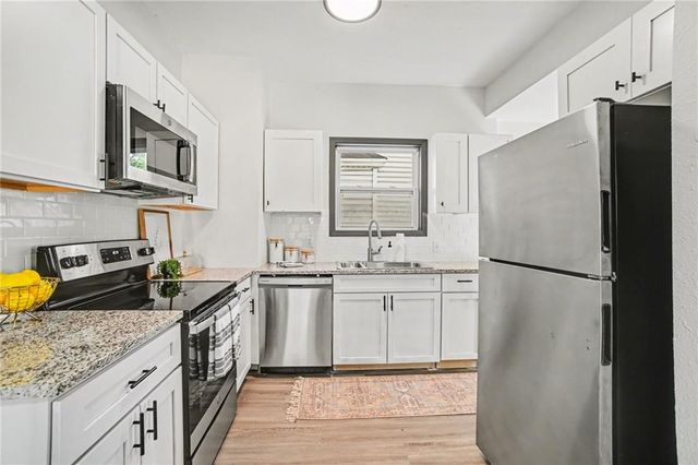 5243 Lyon Avenue, Kansas City, MO 64123