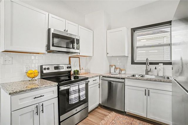 5243 Lyon Avenue, Kansas City, MO 64123