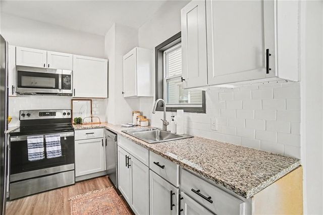 5243 Lyon Avenue, Kansas City, MO 64123