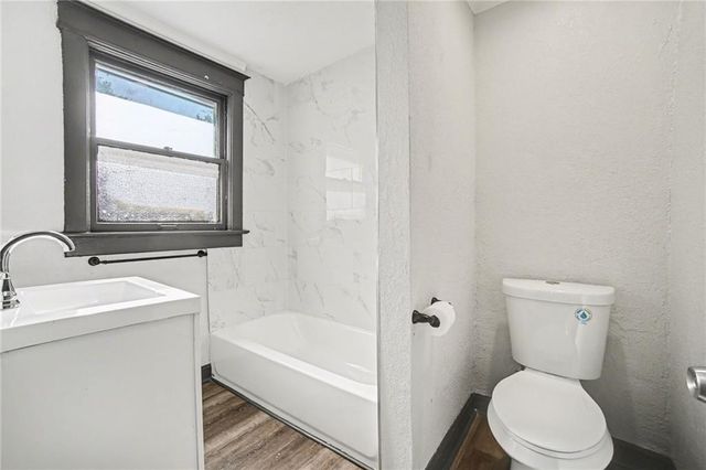 5243 Lyon Avenue, Kansas City, MO 64123