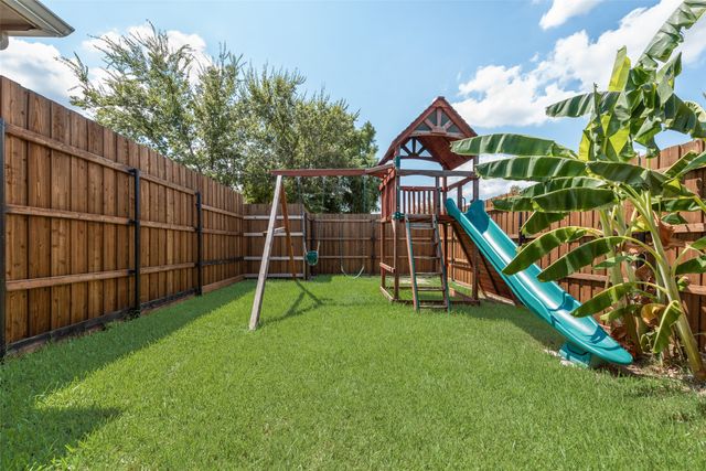 1108 Southpointe Drive, Desoto, TX 75115