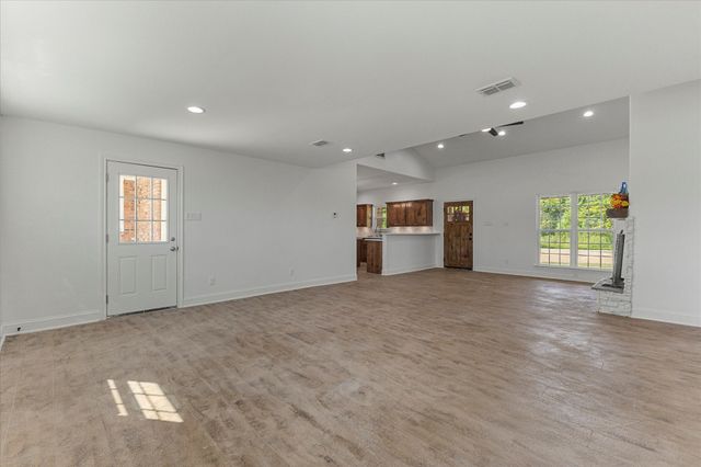 1492 Van Zandt County Road 3502, Wills Point, TX 75169