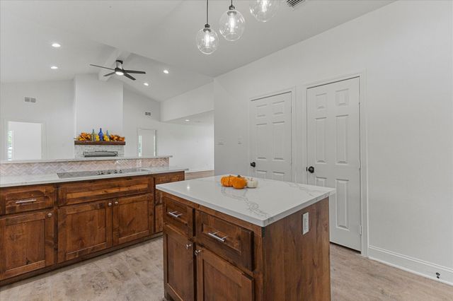1492 Van Zandt County Road 3502, Wills Point, TX 75169
