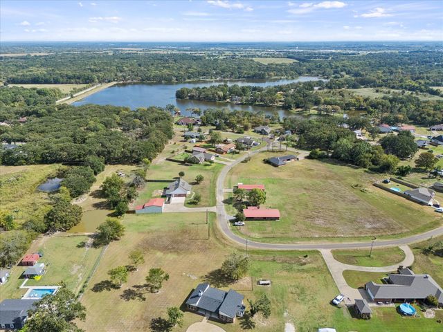 1492 Van Zandt County Road 3502, Wills Point, TX 75169