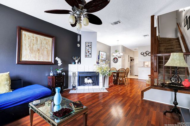 1823 Garys Park, San Antonio, TX 78247