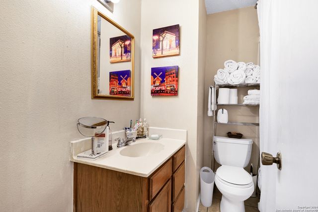 1823 Garys Park, San Antonio, TX 78247