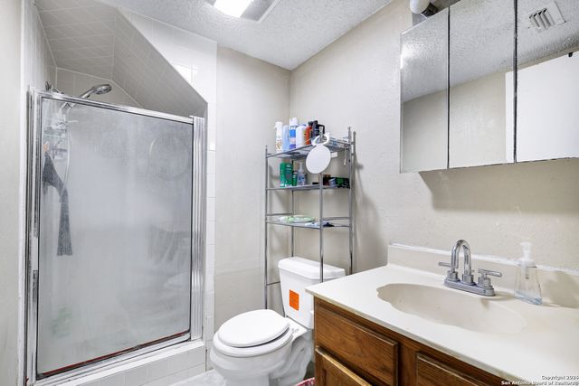 1823 Garys Park, San Antonio, TX 78247