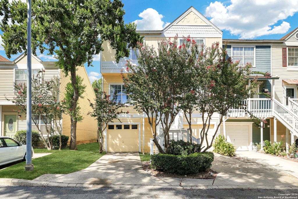 1823 Garys Park, San Antonio, TX 78247