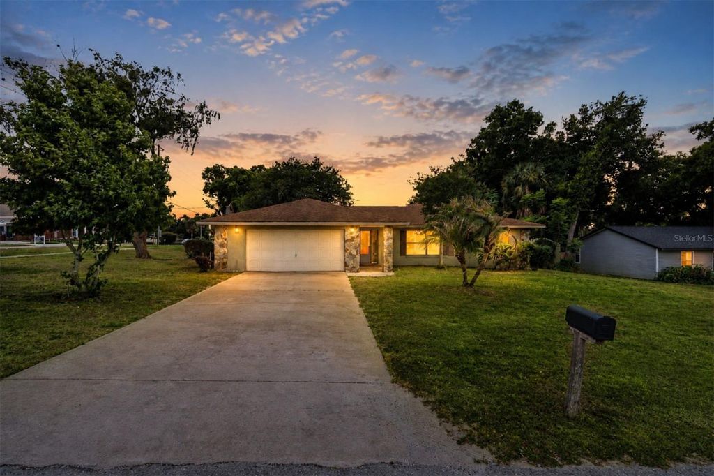 401 W SUMTER STREET, Minneola, FL 34715