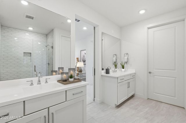 2121 W SONORAN DESERT Drive 75, Phoenix, AZ 85085