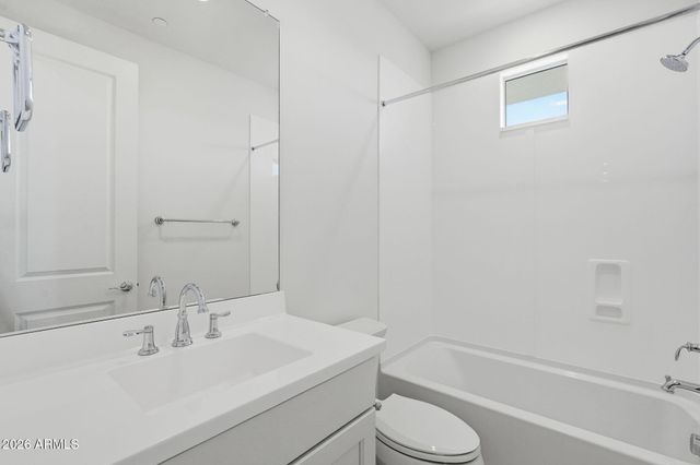 2121 W SONORAN DESERT Drive 75, Phoenix, AZ 85085