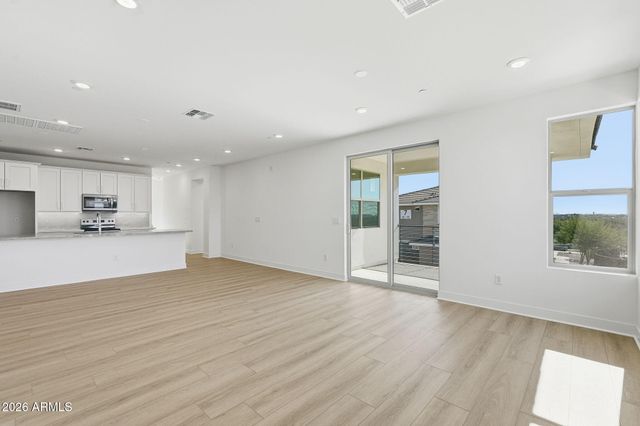 2121 W SONORAN DESERT Drive 75, Phoenix, AZ 85085