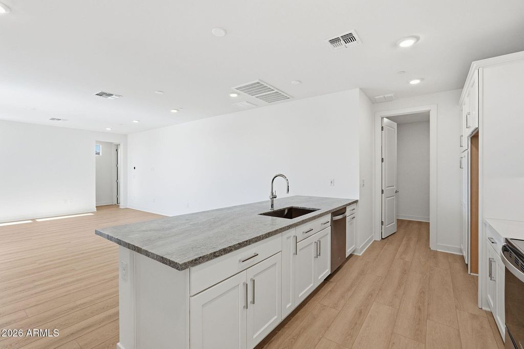 2121 W SONORAN DESERT Drive 75, Phoenix, AZ 85085 — photo 4