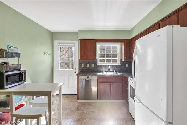 3720 Addington Court M177, Fairview Park, OH 44126